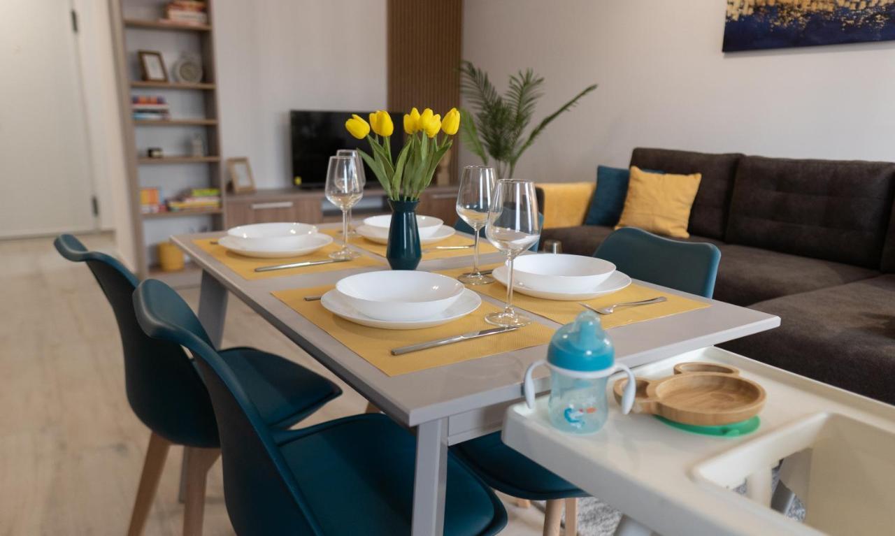 'Just Like Home' Apartment - With Private Parking Place Galaţi Exterior foto